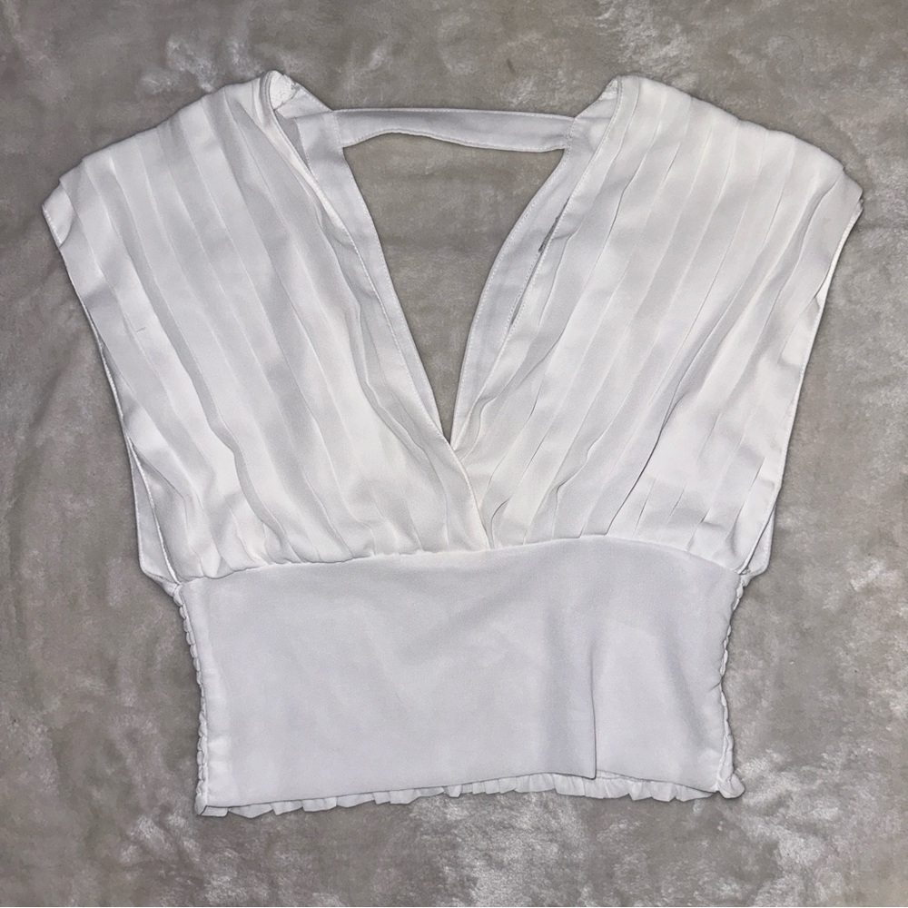 Love Letter Collection White Pleated V-Neck Top Size Small